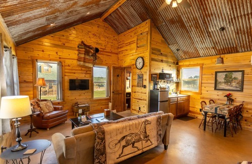 Wimberley Cabaña | Charming Equestrian Country Cottage #1@Rustx Ranch