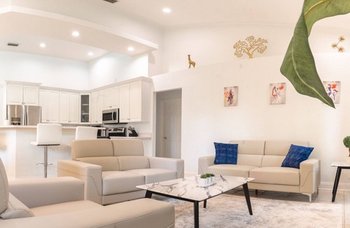 Wellington Casa | Charming Equestrian & Vacation Paradise Pool Home