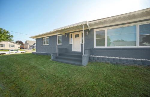 Erie Casa | Charming Erie Home about 2 Mi to Downtown Delights!