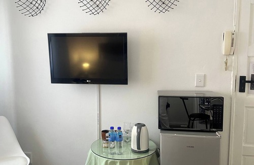 Greater Johannesburg Metropolitan Area Apartamento | Charming Executive Studio, Solar Power, Wifi