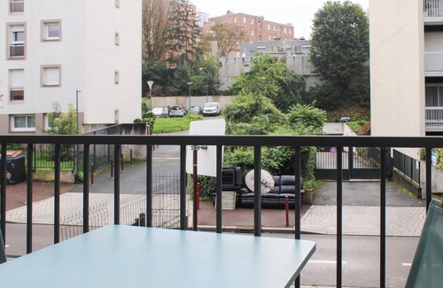 Le Pre-Saint-Gervais Apartamento | Charming flat with balcony and garden