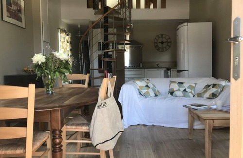 Saint-Andre-dʼApchon Cabaña | Casa rural con piscina, terraza y productos frescos en Saint-André-d'Apchon
