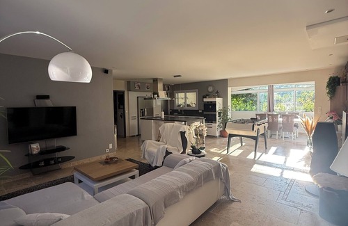 Sarrola-Carcopino Villa | Villa familiar con encanto con piscina situada en el gran Ajaccio
