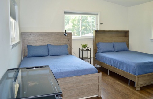 Winston - Salem Cabaña | Charming Family Getaway: Pet-Friendly Haven, very close to Wake!