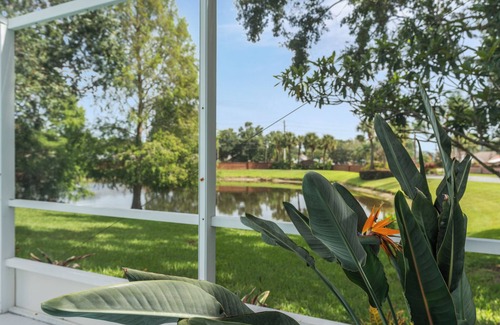Sunridge Woods Casa | Charming Family Getaway 10 Miles from Disney