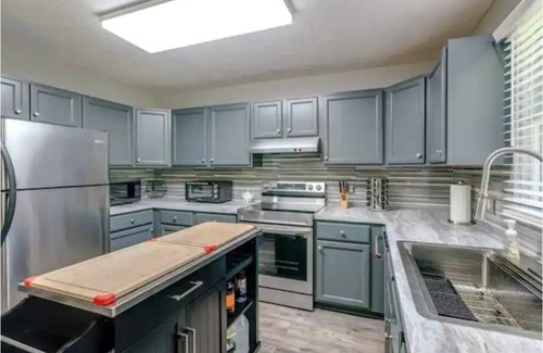 Canton Casa | Charming Family Home Near The Football Hall of Fame