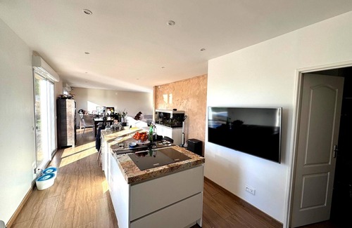 Vicq Casa | Charming Family House with Garden and Heated Swimming Pool 1 hour from Paris