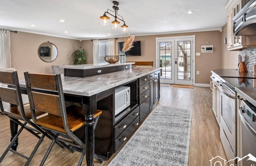 Trendwood and Frankline Square Casa | Charming Family Retreat Redesigned Large Yard