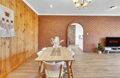 Glenunga Casa | Charming Family Retreat with Arcade - Glenunga