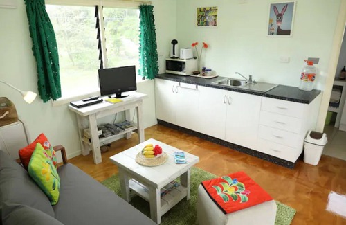 Matavera Cabaña | Charming Farm Cottage "Hibiscus" Breakfast & Bikes