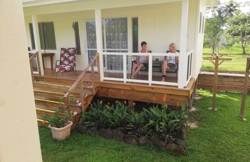 Matavera Cabaña | Charming Farm Cottage "Hibiscus" Breakfast & Bikes