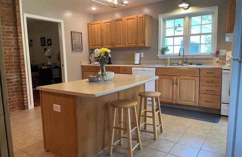 Mount Jackson Otro | Charming FarmHouse with animal meet&greet
