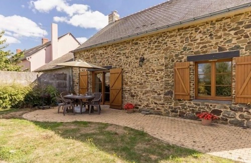 Les Touches Cabaña | Gîte rénové avec terrasse et jardin, proche étang, pour 6 pers., accès Internet et équipement bébé