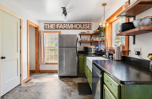 Jay Otro | Charming Farmhouse, Sauna - 4 bedrooms, WiFi, AC in Upper Jay