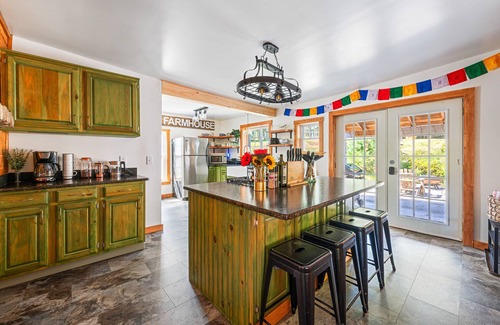 Jay Otro | Charming Farmhouse, Sauna - 4 bedrooms, WiFi, AC in Upper Jay