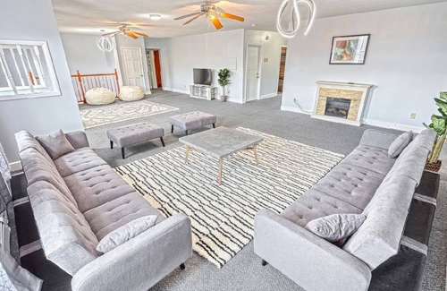Warfordsburg Otro | Charming farmhouse with 9 bedrooms and WiFi, AC in enjoyable Warfordsburg