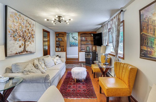 Farmington Casa | Charming Farmington Home ~ 5 Mi to UConn Health!