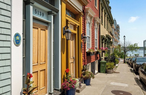 Downtown Halifax Casa | Charming first floor flat in historic old south district near waterfront