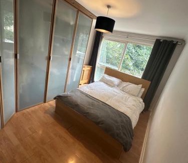 Edmonton Apartamento | Charming Flat in North London
