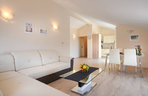 Mali Maj Apartamento | Encantador piso a 800 metros de la playa con piscina, zona de barbacoa, lavadora