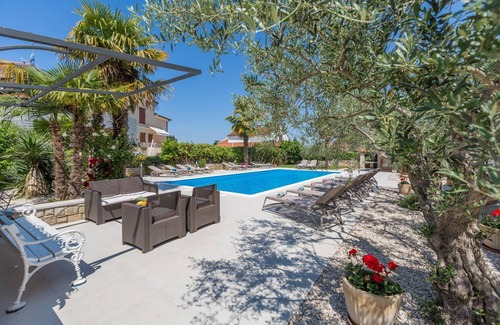 Mali Maj Apartamento | Encantador piso a 800 metros de la playa con piscina, zona de barbacoa, lavadora