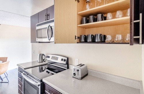 Foster City Apartamento | Charming Foster City 2BR w/ Gym, Pool, W/D, near highways, by Blueground