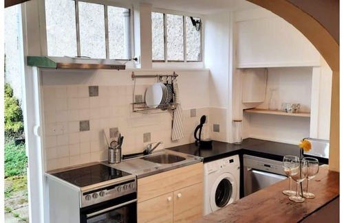 Bruges-Capbis-Mifaget Casa | Charming Pyrenees cottage - jacuzzi - 2/3 pers