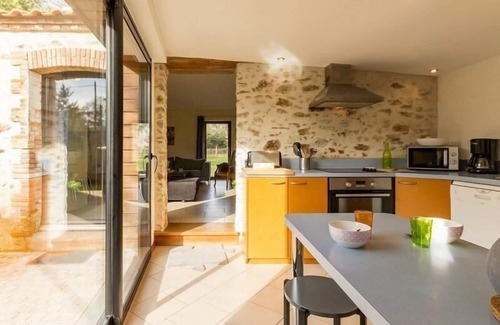 Saint-Brevin-les-Pins Cabaña | Casa de piedra renovada, cerca de la playa, jardín, WiFi, ideal para ciclistas