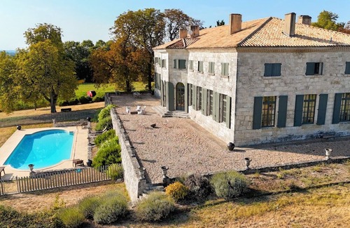 Saint-Colomb-de-Lauzun Casa | Chartreuse 17, encanto, gran piscina y billar cerca de las Bastidas