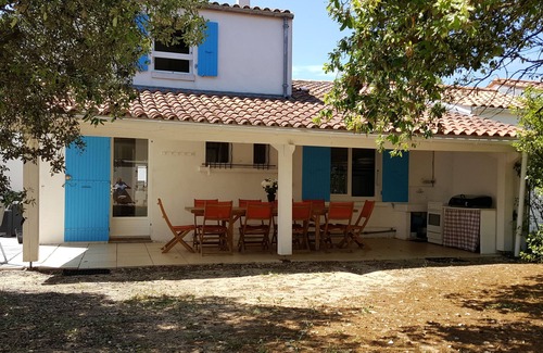 Domino Casa | Charming house, very quiet, with garden, next to the sea