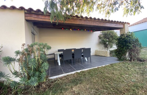 Saint-Hilaire-la-Foret Casa | Charming house located less than 10 kms from the sea