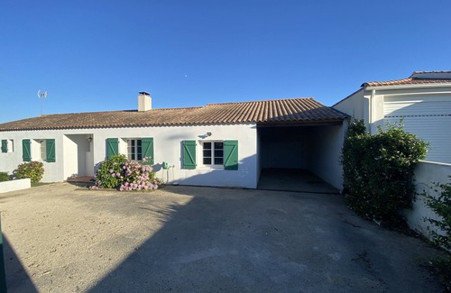 Saint-Hilaire-la-Foret Casa | Charming house located less than 10 kms from the sea