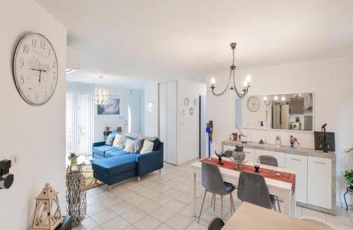 Saint-Medard-de-Guizieres Apartamento | Charming Countryside Stay