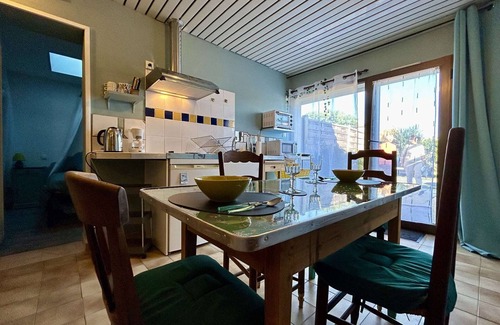 Saint-Pierre-d'Oleron Casa | Casa Adosada 2P con WiFi, Centro de Saint-Pierre-d'Oléron, Cerca Comercios y Ciclovías