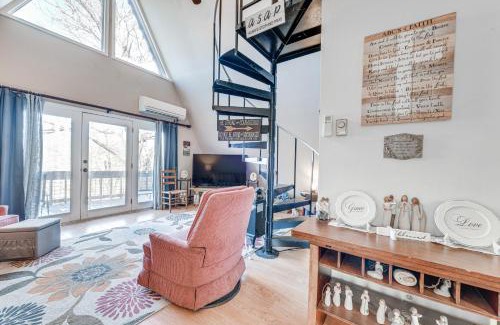 Franklin Casa | Charming Franklin Cabin with Deck Stunning Views!