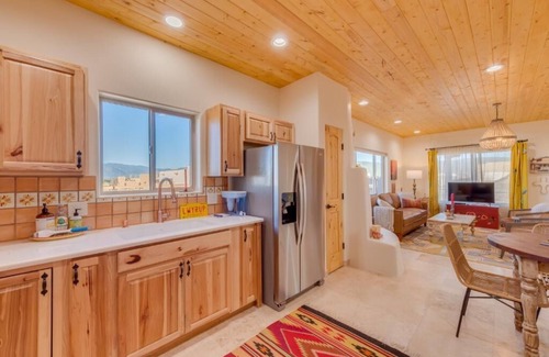 Taos Casa | Charming free standing Casita in Taos, NM