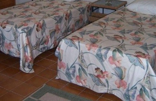 Fontaine-Fourches Cabaña | Charming French Countryside Self-Catering Cottage