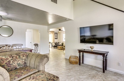 Fresno Casa | Charming Fresno Vacation Rental w/ Private Yard