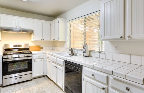 Fresno Casa | Charming Fresno Vacation Rental w/ Private Yard