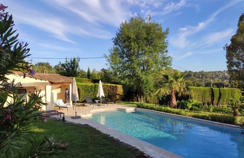 Chateauneuf-Grasse Casa | encantador, la exposición completa, completa calma, hermosa vista Provenzal y piscina