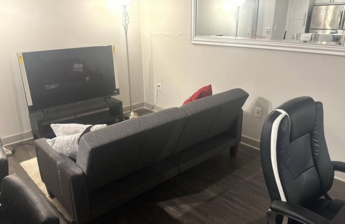 Chillum Apartamento | Charming Full Apartment in Hyattsville