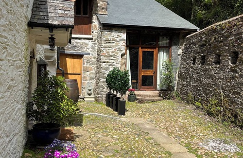 South Brent Casa | Charming, full of character barn in beautiful Rattery in an amazing location