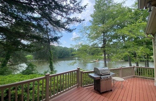 Weems Casa | Charming furnished 3-bedroom, waterfront home with boat slip on Carters Creek