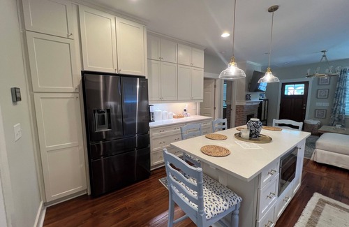 Opelika Cabaña | Charming Game Day House