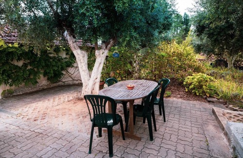Pedrogao Grande Cabaña | Charming Garden Retreat in Pedrogao Grande