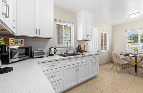 Rancho Cucamonga Casa | Charming Garden 2 bedrooms House with Modern Comforts