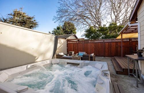 Half Moon Bay Casa | Charming Garden Cottage- steps to historic Old Town Half Moon Bay