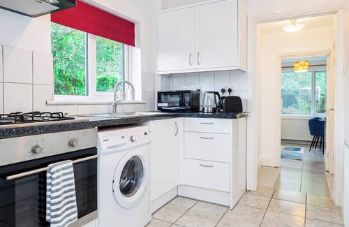 Oxford Condominio | Charming Garden Flat with Free Parking @ Abingdon