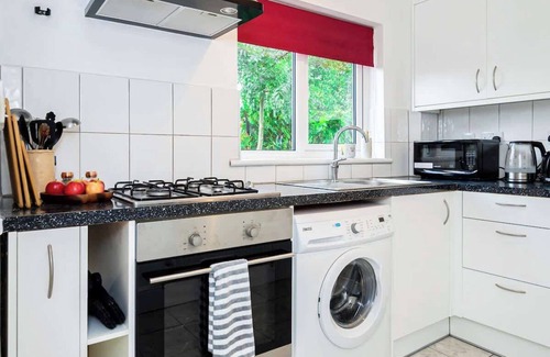 Oxford Condominio | Charming Garden Flat with Free Parking @ Abingdon