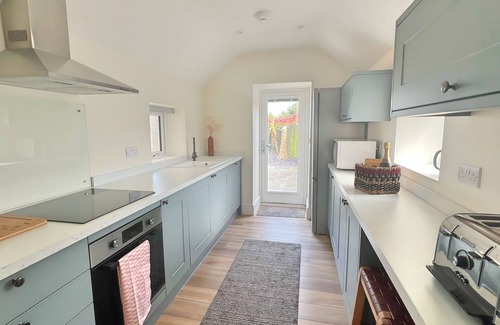 Newborough Casa | Charming 3 Bed Townhouse Near Llanddwyn Beach